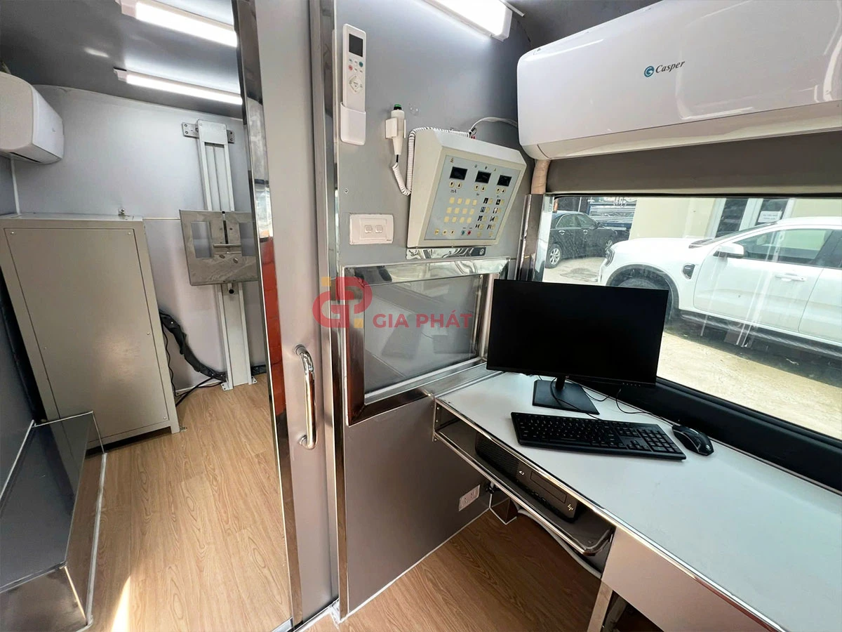 Xe chụp X-Quang Lưu động Hyundai trên xe cơ sở Solati16 chỗ