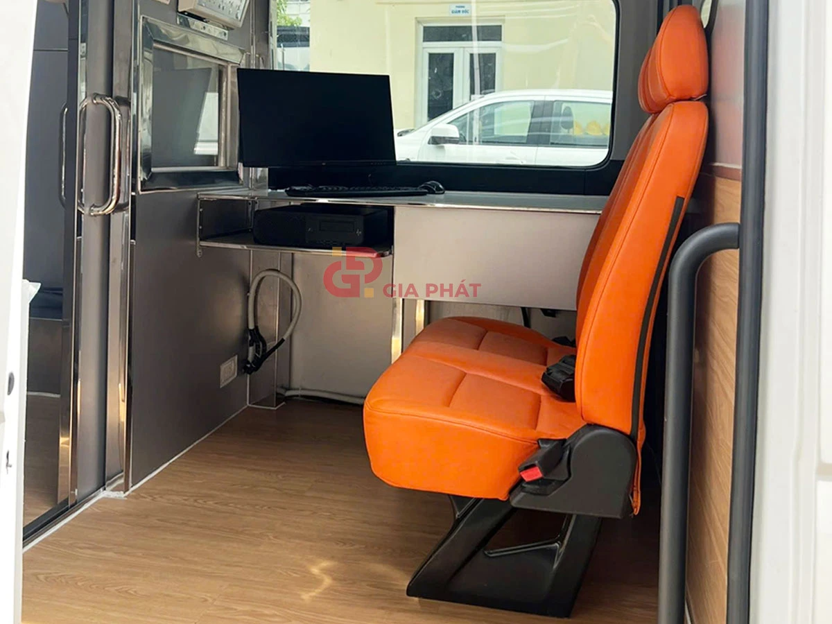 Xe chụp X-Quang Lưu động Hyundai trên xe cơ sở Solati16 chỗ